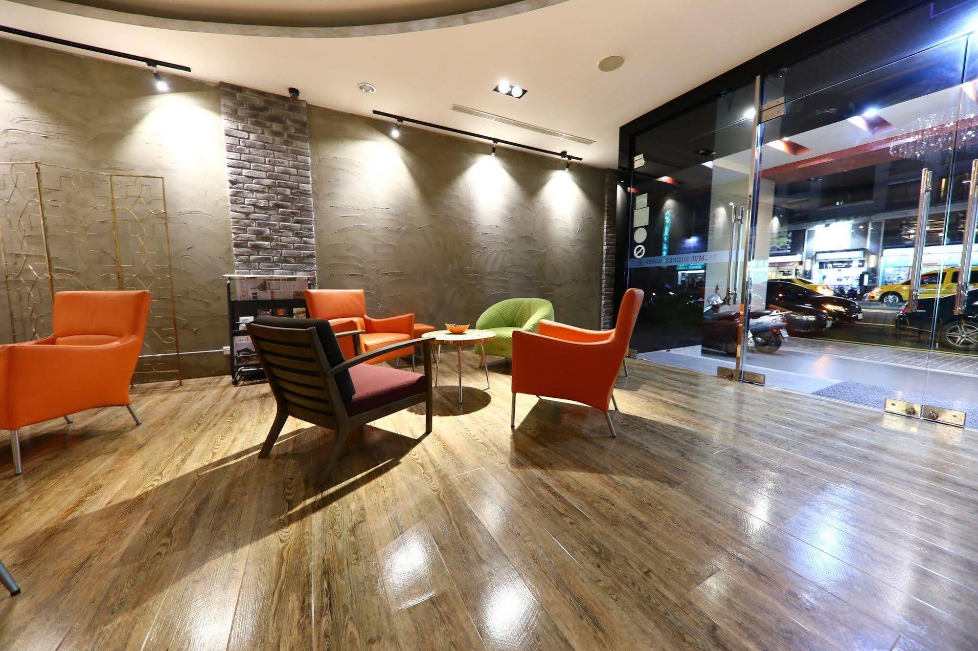 Military 75 Hotel Taichung Exterior foto